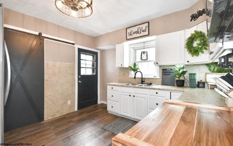 2080 Listravia Avenue, Morgantown, West Virginia 26505, 2 Bedrooms Bedrooms, 8 Rooms Rooms,1 BathroomBathrooms,Single Family Detached,For Sale,Listravia,10164050