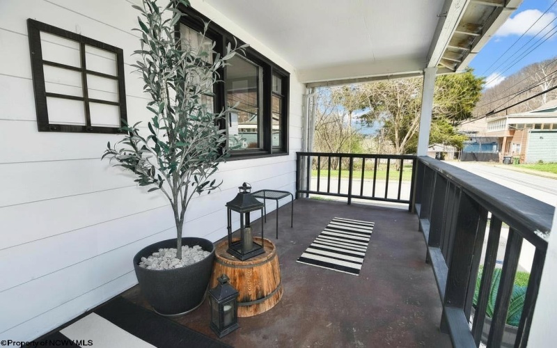 2080 Listravia Avenue, Morgantown, West Virginia 26505, 2 Bedrooms Bedrooms, 8 Rooms Rooms,1 BathroomBathrooms,Single Family Detached,For Sale,Listravia,10164050