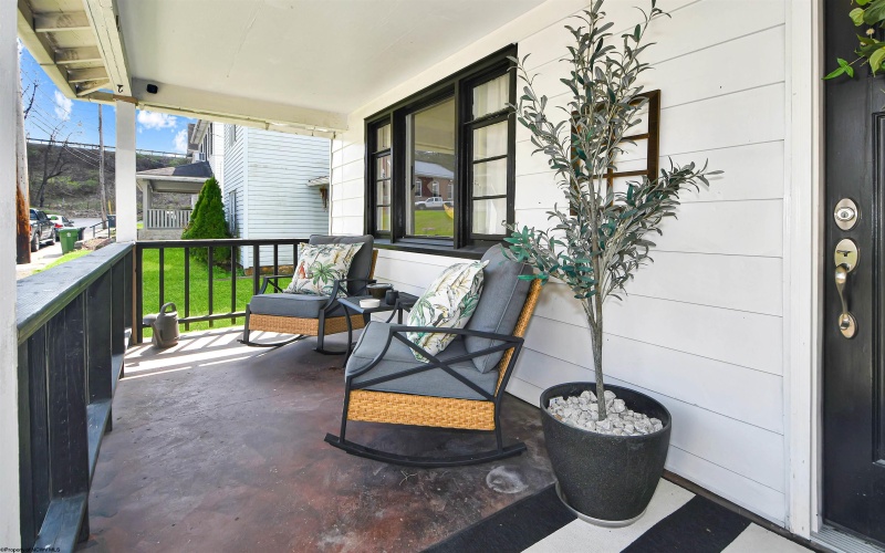 2080 Listravia Avenue, Morgantown, West Virginia 26505, 2 Bedrooms Bedrooms, 8 Rooms Rooms,1 BathroomBathrooms,Single Family Detached,For Sale,Listravia,10164050