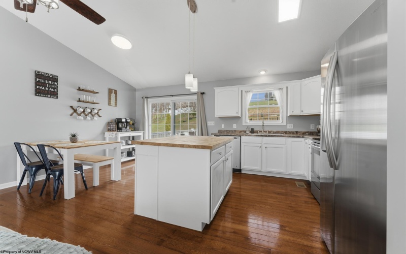 426 Oakmont Court, Morgantown, West Virginia 26527, 3 Bedrooms Bedrooms, 8 Rooms Rooms,3 BathroomsBathrooms,Single Family Detached,For Sale,Oakmont,10164058 426 Oakmont Court, Morgantown, West Virginia 26527, 3 Bedrooms Bedrooms, 8 Rooms Rooms,3 BathroomsBathrooms,Single Family Detached,For Sale,Oakmont,10164058