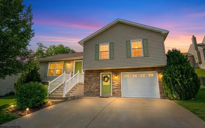 426 Oakmont Court, Morgantown, West Virginia 26527, 3 Bedrooms Bedrooms, 8 Rooms Rooms,3 BathroomsBathrooms,Single Family Detached,For Sale,Oakmont,10164058 426 Oakmont Court, Morgantown, West Virginia 26527, 3 Bedrooms Bedrooms, 8 Rooms Rooms,3 BathroomsBathrooms,Single Family Detached,For Sale,Oakmont,10164058