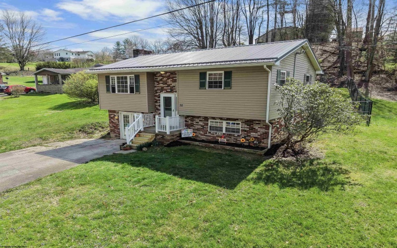 30 Hillside Drive, Buckhannon, West Virginia 26201, 3 Bedrooms Bedrooms, 6 Rooms Rooms,1 BathroomBathrooms,Single Family Detached,For Sale,Hillside,10164057 30 Hillside Drive, Buckhannon, West Virginia 26201, 3 Bedrooms Bedrooms, 6 Rooms Rooms,1 BathroomBathrooms,Single Family Detached,For Sale,Hillside,10164057