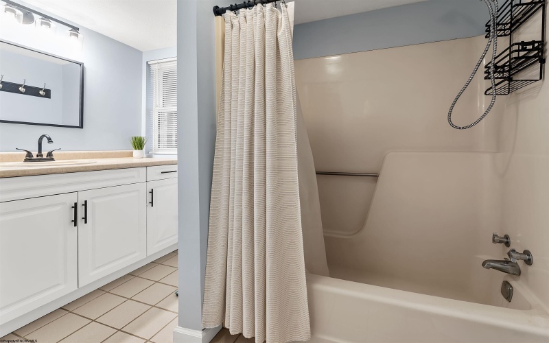 371 Hawk Street, Granville, West Virginia 26534, 2 Bedrooms Bedrooms, 6 Rooms Rooms,2 BathroomsBathrooms,Single Family Detached,For Sale,Hawk,10164065