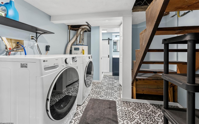 371 Hawk Street, Granville, West Virginia 26534, 2 Bedrooms Bedrooms, 6 Rooms Rooms,2 BathroomsBathrooms,Single Family Detached,For Sale,Hawk,10164065