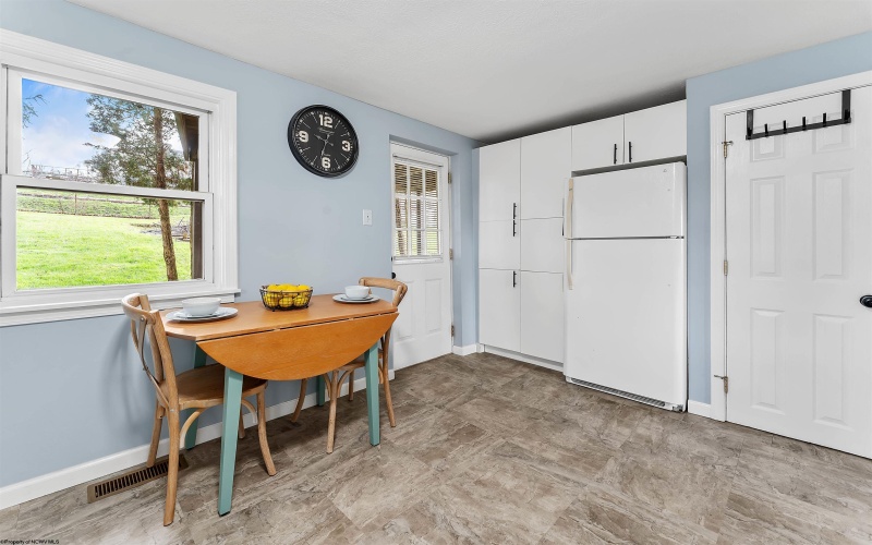 371 Hawk Street, Granville, West Virginia 26534, 2 Bedrooms Bedrooms, 6 Rooms Rooms,2 BathroomsBathrooms,Single Family Detached,For Sale,Hawk,10164065