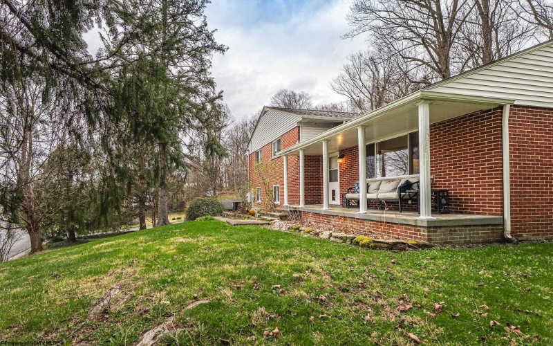 100 Keller Avenue, Fayetteville, West Virginia 25840, 3 Bedrooms Bedrooms, 9 Rooms Rooms,2 BathroomsBathrooms,Single Family Detached,For Sale,Keller,10164064