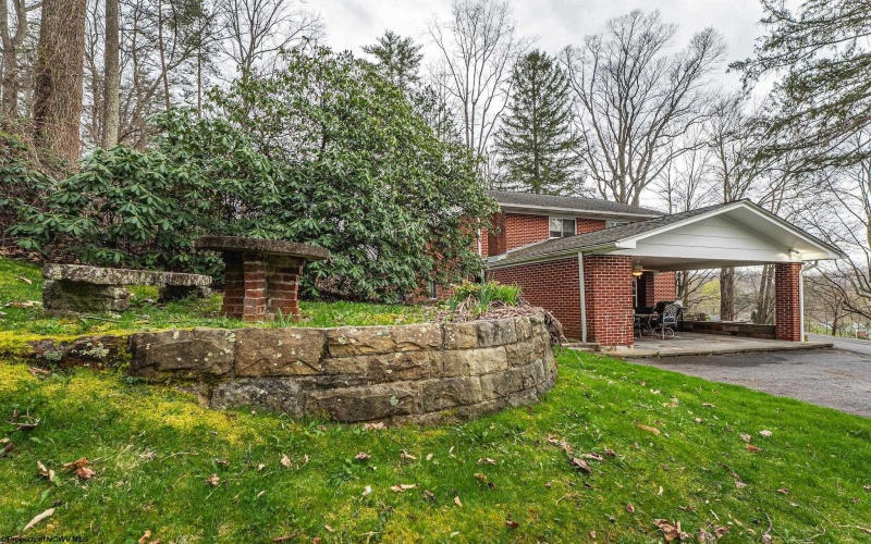 100 Keller Avenue, Fayetteville, West Virginia 25840, 3 Bedrooms Bedrooms, 9 Rooms Rooms,2 BathroomsBathrooms,Single Family Detached,For Sale,Keller,10164064