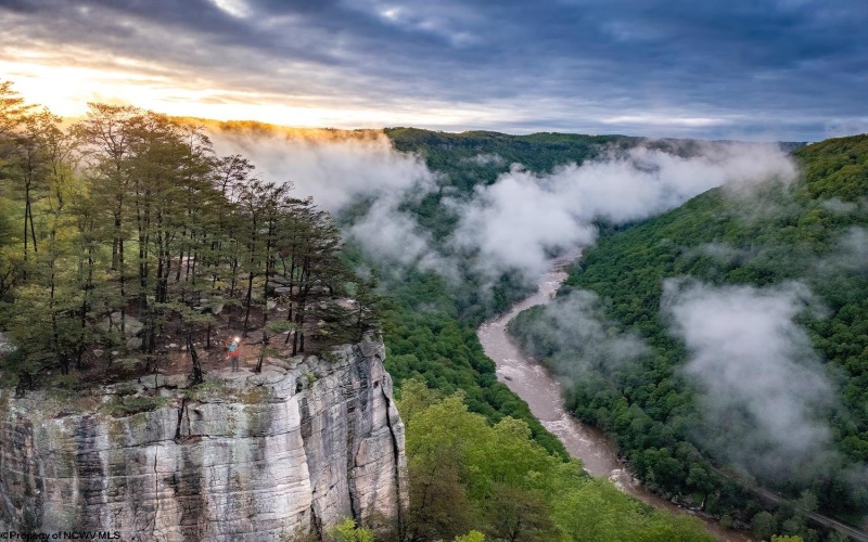 100 Keller Avenue, Fayetteville, West Virginia 25840, 3 Bedrooms Bedrooms, 9 Rooms Rooms,2 BathroomsBathrooms,Single Family Detached,For Sale,Keller,10164064