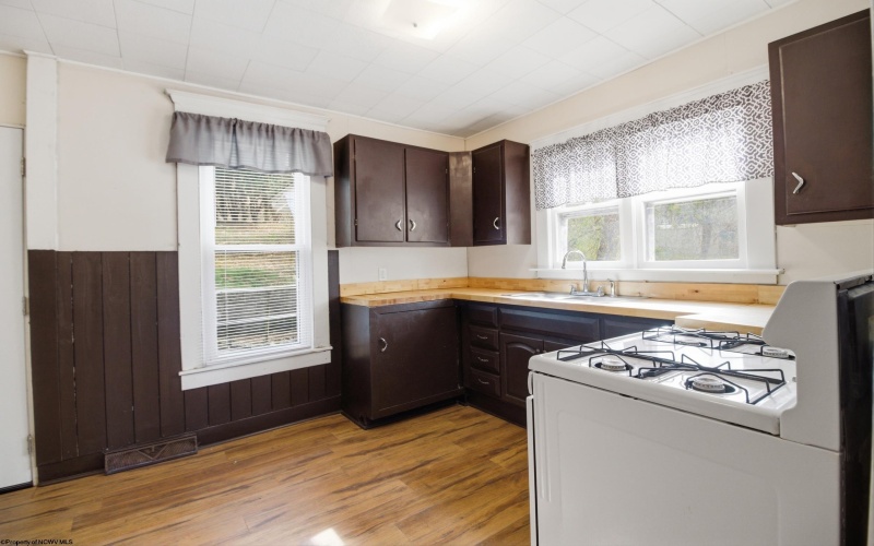 245 Austin Avenue, Clarksburg, West Virginia 26301, 2 Bedrooms Bedrooms, 5 Rooms Rooms,1 BathroomBathrooms,Single Family Detached,For Sale,Austin,10164073 245 Austin Avenue, Clarksburg, West Virginia 26301, 2 Bedrooms Bedrooms, 5 Rooms Rooms,1 BathroomBathrooms,Single Family Detached,For Sale,Austin,10164073