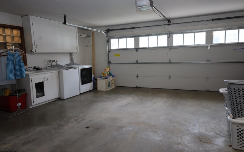 114 High Street, Elkins, West Virginia 26241, 4 Bedrooms Bedrooms, 8 Rooms Rooms,2 BathroomsBathrooms,Single Family Detached,For Sale,High,10164093