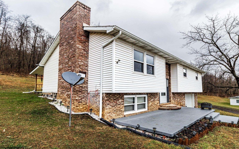 210 Rosedale Hill Road, Maidsville, West Virginia 26541, 3 Bedrooms Bedrooms, 9 Rooms Rooms,2 BathroomsBathrooms,Single Family Detached,For Sale,Rosedale Hill,10164091