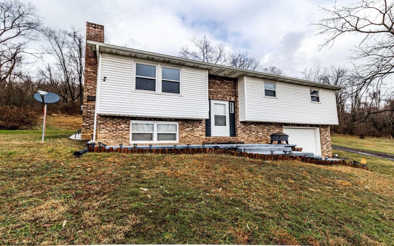 210 Rosedale Hill Road, Maidsville, West Virginia 26541, 3 Bedrooms Bedrooms, 9 Rooms Rooms,2 BathroomsBathrooms,Single Family Detached,For Sale,Rosedale Hill,10164091