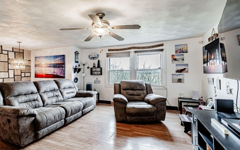 210 Rosedale Hill Road, Maidsville, West Virginia 26541, 3 Bedrooms Bedrooms, 9 Rooms Rooms,2 BathroomsBathrooms,Single Family Detached,For Sale,Rosedale Hill,10164091