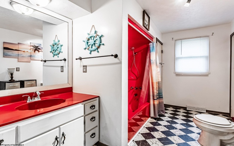 210 Rosedale Hill Road, Maidsville, West Virginia 26541, 3 Bedrooms Bedrooms, 9 Rooms Rooms,2 BathroomsBathrooms,Single Family Detached,For Sale,Rosedale Hill,10164091