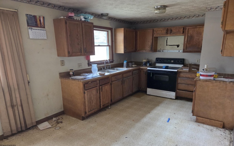 144 Smoke House Road, Parsons, West Virginia 26287, 3 Bedrooms Bedrooms, 6 Rooms Rooms,1 BathroomBathrooms,Single Family Detached,For Sale,Smoke House,10164075