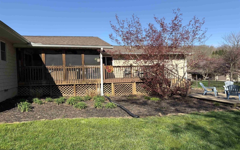 15 Meadow Brooke Drive, Morgantown, West Virginia 26508, 4 Bedrooms Bedrooms, 8 Rooms Rooms,2 BathroomsBathrooms,Single Family Detached,For Sale,Meadow Brooke,10164089