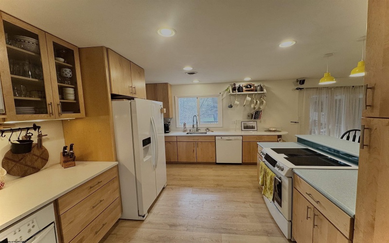 15 Meadow Brooke Drive, Morgantown, West Virginia 26508, 4 Bedrooms Bedrooms, 8 Rooms Rooms,2 BathroomsBathrooms,Single Family Detached,For Sale,Meadow Brooke,10164089