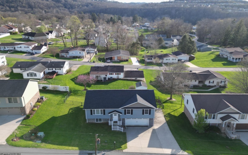 2328 Locust Drive, Fairmont, West Virginia 26554, 4 Bedrooms Bedrooms, 7 Rooms Rooms,3 BathroomsBathrooms,Single Family Detached,For Sale,Locust,10164084