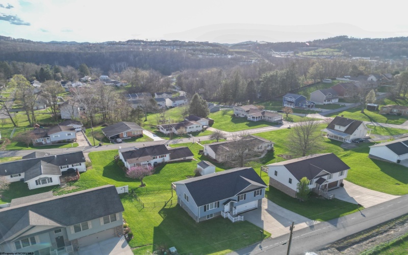 2328 Locust Drive, Fairmont, West Virginia 26554, 4 Bedrooms Bedrooms, 7 Rooms Rooms,3 BathroomsBathrooms,Single Family Detached,For Sale,Locust,10164084