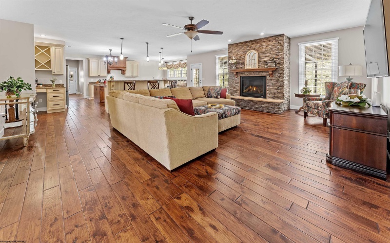 205 Merideth Street, Morgantown, West Virginia 26508, 5 Bedrooms Bedrooms, 11 Rooms Rooms,5 BathroomsBathrooms,Single Family Detached,For Sale,Merideth,10164076