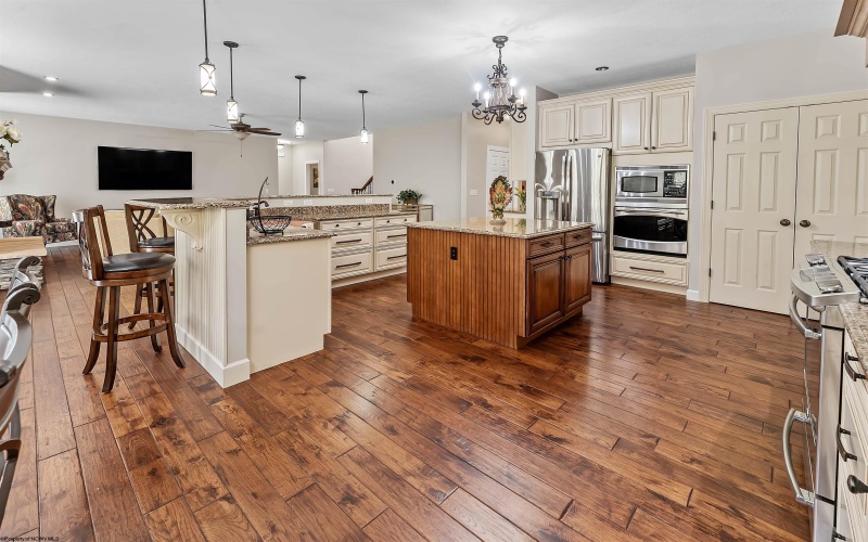 205 Merideth Street, Morgantown, West Virginia 26508, 5 Bedrooms Bedrooms, 11 Rooms Rooms,5 BathroomsBathrooms,Single Family Detached,For Sale,Merideth,10164076