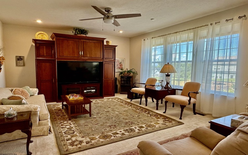 48 Manor Drive, Fairmont, West Virginia 26554, 4 Bedrooms Bedrooms, 9 Rooms Rooms,3 BathroomsBathrooms,Single Family Detached,For Sale,Manor,10160993