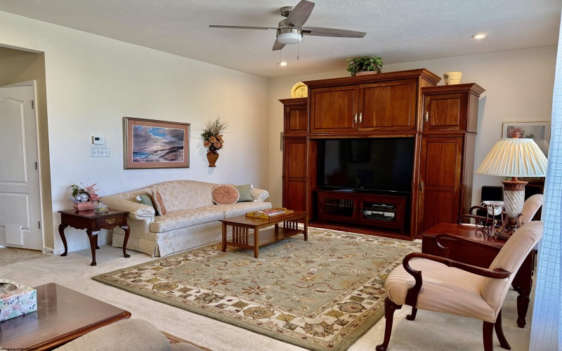 48 Manor Drive, Fairmont, West Virginia 26554, 4 Bedrooms Bedrooms, 9 Rooms Rooms,3 BathroomsBathrooms,Single Family Detached,For Sale,Manor,10160993