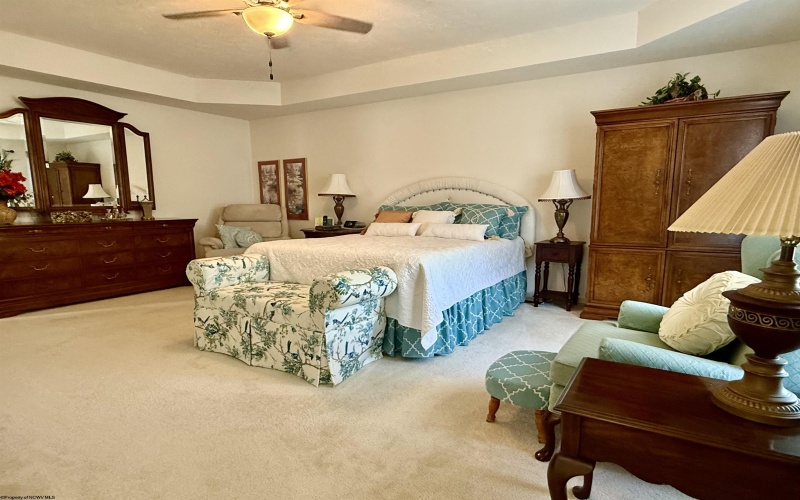 48 Manor Drive, Fairmont, West Virginia 26554, 4 Bedrooms Bedrooms, 9 Rooms Rooms,3 BathroomsBathrooms,Single Family Detached,For Sale,Manor,10160993