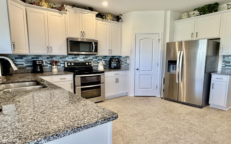 48 Manor Drive, Fairmont, West Virginia 26554, 4 Bedrooms Bedrooms, 9 Rooms Rooms,3 BathroomsBathrooms,Single Family Detached,For Sale,Manor,10160993