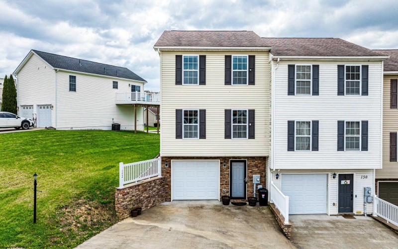 152 Eagle Drive, Maidsville, West Virginia 26541, 3 Bedrooms Bedrooms, 6 Rooms Rooms,1 BathroomBathrooms,Single Family Attached,For Sale,Eagle,10164099 152 Eagle Drive, Maidsville, West Virginia 26541, 3 Bedrooms Bedrooms, 6 Rooms Rooms,1 BathroomBathrooms,Single Family Attached,For Sale,Eagle,10164099