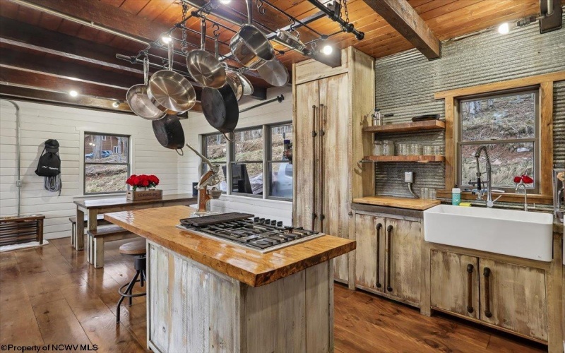 54 Cabin Mountain Road, Davis, West Virginia 26260, 3 Bedrooms Bedrooms, 6 Rooms Rooms,2 BathroomsBathrooms,Single Family Detached,For Sale,Cabin Mountain,10164118