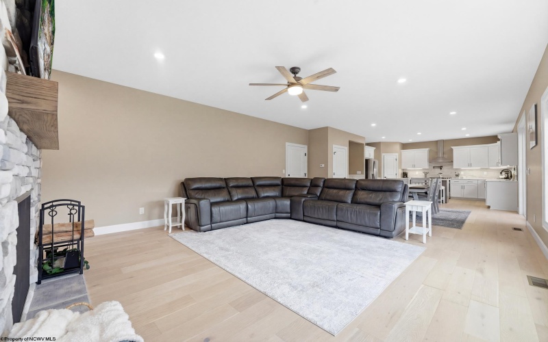 206 Farm Brook Lane, Morgantown, West Virginia 26505, 5 Bedrooms Bedrooms, 9 Rooms Rooms,3 BathroomsBathrooms,Single Family Detached,For Sale,Farm Brook,10164103