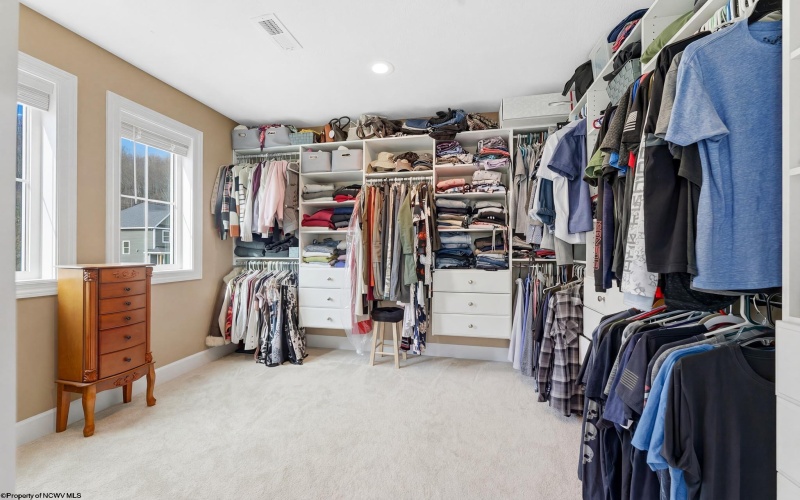 206 Farm Brook Lane, Morgantown, West Virginia 26505, 5 Bedrooms Bedrooms, 9 Rooms Rooms,3 BathroomsBathrooms,Single Family Detached,For Sale,Farm Brook,10164103