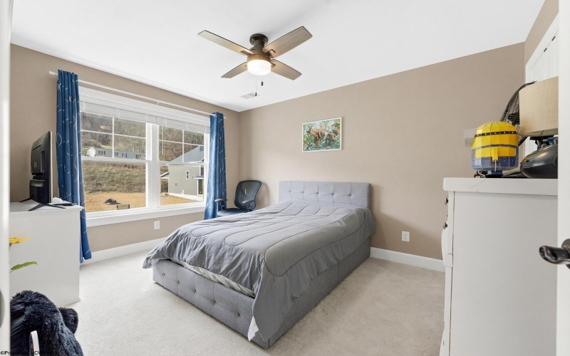 206 Farm Brook Lane, Morgantown, West Virginia 26505, 5 Bedrooms Bedrooms, 9 Rooms Rooms,3 BathroomsBathrooms,Single Family Detached,For Sale,Farm Brook,10164103