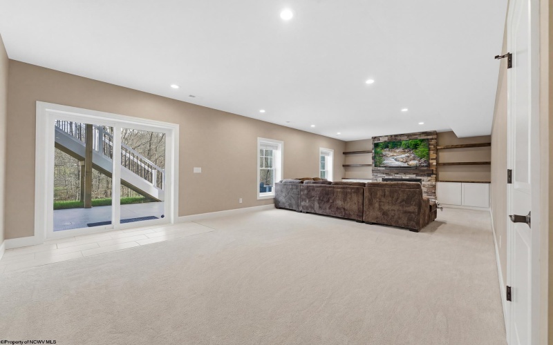 206 Farm Brook Lane, Morgantown, West Virginia 26505, 5 Bedrooms Bedrooms, 9 Rooms Rooms,3 BathroomsBathrooms,Single Family Detached,For Sale,Farm Brook,10164103