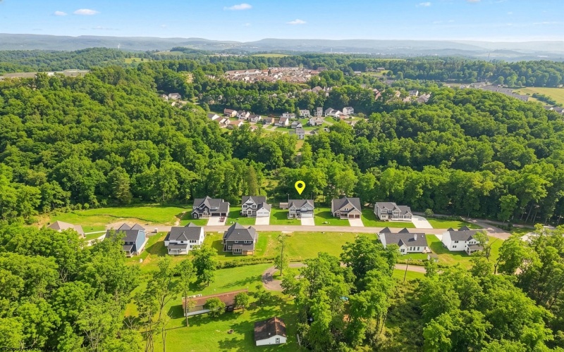 206 Farm Brook Lane, Morgantown, West Virginia 26505, 5 Bedrooms Bedrooms, 9 Rooms Rooms,3 BathroomsBathrooms,Single Family Detached,For Sale,Farm Brook,10164103