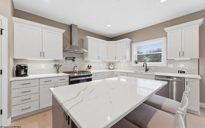 206 Farm Brook Lane, Morgantown, West Virginia 26505, 5 Bedrooms Bedrooms, 9 Rooms Rooms,3 BathroomsBathrooms,Single Family Detached,For Sale,Farm Brook,10164103