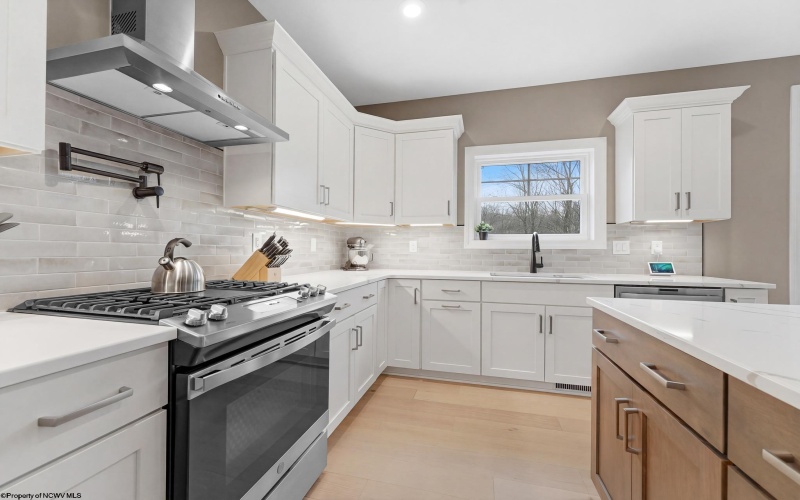 206 Farm Brook Lane, Morgantown, West Virginia 26505, 5 Bedrooms Bedrooms, 9 Rooms Rooms,3 BathroomsBathrooms,Single Family Detached,For Sale,Farm Brook,10164103