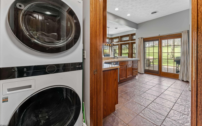 2040 Georgian Lane, Morgantown, West Virginia 26508, 3 Bedrooms Bedrooms, 6 Rooms Rooms,2 BathroomsBathrooms,Single Family Detached,For Sale,Georgian,10164110 2040 Georgian Lane, Morgantown, West Virginia 26508, 3 Bedrooms Bedrooms, 6 Rooms Rooms,2 BathroomsBathrooms,Single Family Detached,For Sale,Georgian,10164110