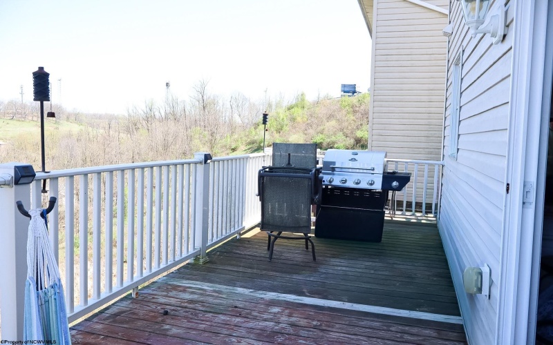 277 Donna Avenue, Morgantown, West Virginia 26505, 3 Bedrooms Bedrooms, 8 Rooms Rooms,2 BathroomsBathrooms,Single Family Attached,For Sale,Donna,10164125