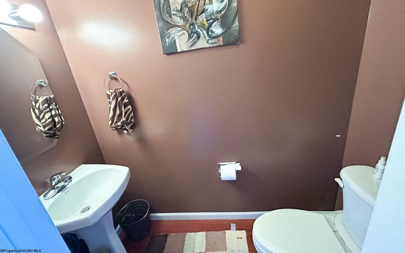 277 Donna Avenue, Morgantown, West Virginia 26505, 3 Bedrooms Bedrooms, 8 Rooms Rooms,2 BathroomsBathrooms,Single Family Attached,For Sale,Donna,10164125