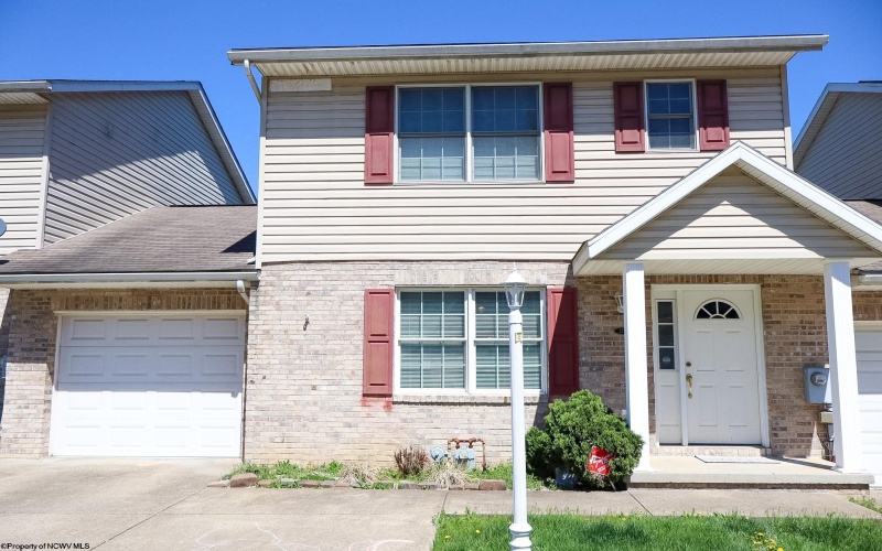 277 Donna Avenue, Morgantown, West Virginia 26505, 3 Bedrooms Bedrooms, 8 Rooms Rooms,2 BathroomsBathrooms,Single Family Attached,For Sale,Donna,10164125