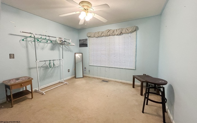 277 Donna Avenue, Morgantown, West Virginia 26505, 3 Bedrooms Bedrooms, 8 Rooms Rooms,2 BathroomsBathrooms,Single Family Attached,For Sale,Donna,10164125