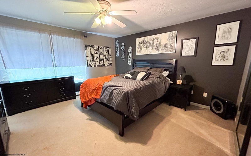 277 Donna Avenue, Morgantown, West Virginia 26505, 3 Bedrooms Bedrooms, 8 Rooms Rooms,2 BathroomsBathrooms,Single Family Attached,For Sale,Donna,10164125