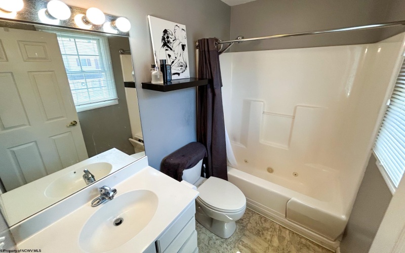 277 Donna Avenue, Morgantown, West Virginia 26505, 3 Bedrooms Bedrooms, 8 Rooms Rooms,2 BathroomsBathrooms,Single Family Attached,For Sale,Donna,10164125