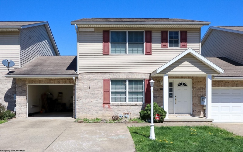 277 Donna Avenue, Morgantown, West Virginia 26505, 3 Bedrooms Bedrooms, 8 Rooms Rooms,2 BathroomsBathrooms,Single Family Attached,For Sale,Donna,10164125