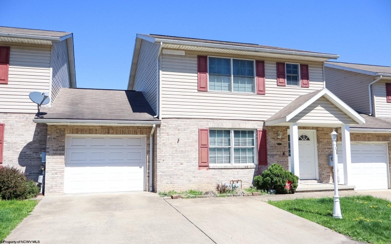 277 Donna Avenue, Morgantown, West Virginia 26505, 3 Bedrooms Bedrooms, 8 Rooms Rooms,2 BathroomsBathrooms,Single Family Attached,For Sale,Donna,10164125