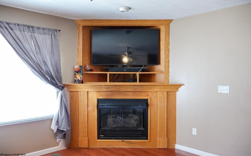 277 Donna Avenue, Morgantown, West Virginia 26505, 3 Bedrooms Bedrooms, 8 Rooms Rooms,2 BathroomsBathrooms,Single Family Attached,For Sale,Donna,10164125