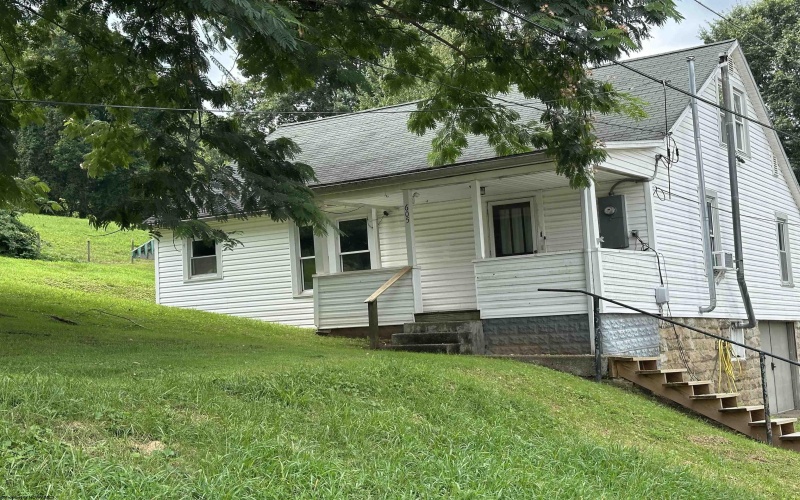605 Sheridan Street, Glenville, West Virginia 26351, 4 Bedrooms Bedrooms, 8 Rooms Rooms,1 BathroomBathrooms,Single Family Detached,For Sale,Sheridan,0,10164133