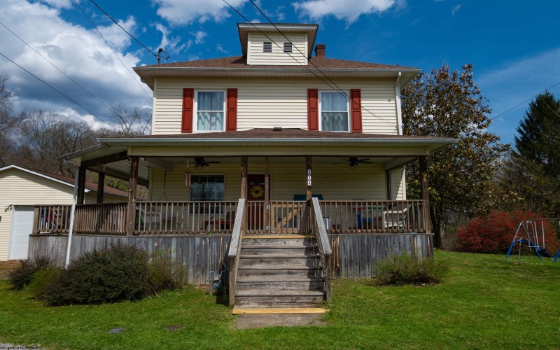 254 Locust Street, Lumberport, West Virginia 26386, 5 Bedrooms Bedrooms, 10 Rooms Rooms,2 BathroomsBathrooms,Single Family Detached,For Sale,Locust,10164131 254 Locust Street, Lumberport, West Virginia 26386, 5 Bedrooms Bedrooms, 10 Rooms Rooms,2 BathroomsBathrooms,Single Family Detached,For Sale,Locust,10164131